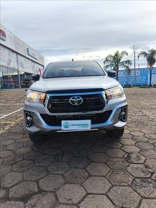 TOYOTA HILUX 2.8 SR 4X4 CD 16V DIESEL 4P AUTOMÁTICO